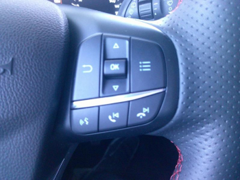 Photo 13 du bon plan FORD Focus 1.0 EcoBoost 125ch ST-Line occasion à 16900 €