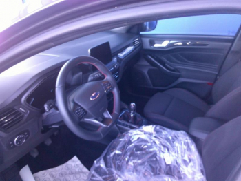 Photo 15 du bon plan FORD Focus 1.0 EcoBoost 125ch ST-Line occasion à 16900 €