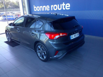 Photo 21 du bon plan FORD Focus 1.0 EcoBoost 125ch ST-Line occasion à 16900 €