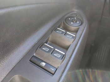 Photo 15 du bon plan FORD Kuga 1.5 Flexifuel-E85 150ch Stop&Start Titanium 4x2 BVA Euro6.2 occasion à 17383 €