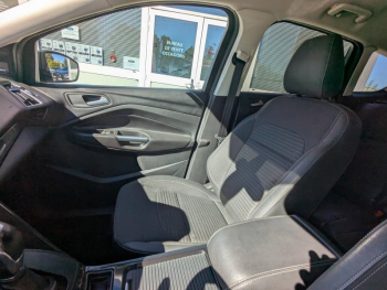 Photo 24 du bon plan FORD Kuga 1.5 Flexifuel-E85 150ch Stop&Start Titanium 4x2 BVA Euro6.2 occasion à 17383 €