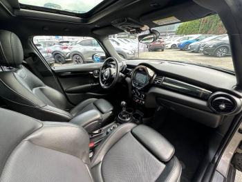 ddf-core-media-dqMUlg2023139_10.jpg Photo 10 du bon plan MINI Mini 5 Portes Cooper 136ch Edition Greenwich 115g occasion à 17990 €