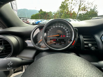 ddf-core-media-JiOaet2023139_13.jpg Photo 13 du bon plan MINI Mini 5 Portes Cooper 136ch Edition Greenwich 115g occasion à 17990 €