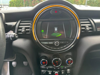 ddf-core-media-TBiuKD2023139_15.jpg Photo 15 du bon plan MINI Mini 5 Portes Cooper 136ch Edition Greenwich 115g occasion à 17990 €