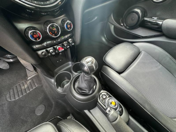 ddf-core-media-cj8eHJ2023139_16.jpg Photo 16 du bon plan MINI Mini 5 Portes Cooper 136ch Edition Greenwich 115g occasion à 17990 €