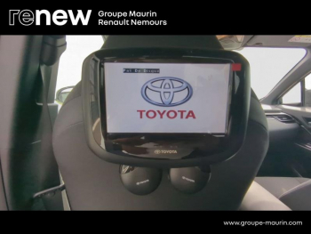 Photo 13 du bon plan TOYOTA C-HR 122h Graphic 2WD E-CVT RC18 occasion à 21990 €
