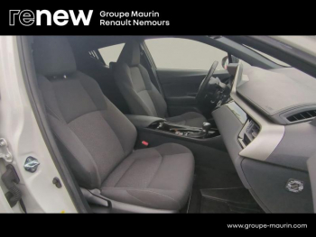 Photo 16 du bon plan TOYOTA C-HR 122h Graphic 2WD E-CVT RC18 occasion à 21990 €