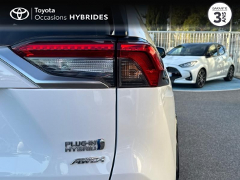 Photo 21 du bon plan TOYOTA RAV4 2.5 Hybride Rechargeable 306ch Design AWD-i MY22 occasion à 36990 €
