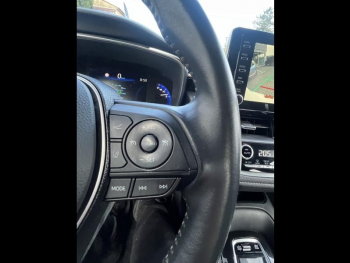 Photo 23 du bon plan TOYOTA Corolla 122h Design MY21 occasion à 16890 €