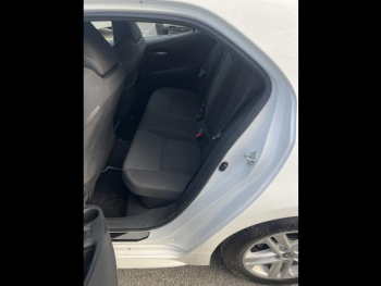 Photo 26 du bon plan TOYOTA Corolla 122h Design MY21 occasion à 16890 €