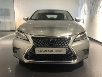 Photo 3 du bon plan LEXUS CT 200h Luxe MY19 Euro6d-T occasion à 17990 €