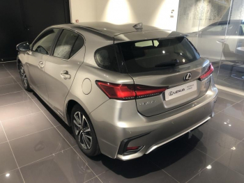 Photo 4 du bon plan LEXUS CT 200h Luxe MY19 Euro6d-T occasion à 17990 €