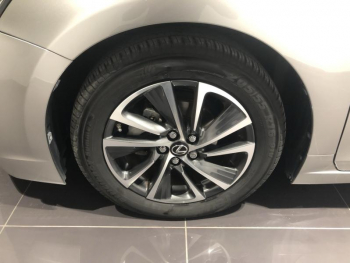 Photo 6 du bon plan LEXUS CT 200h Luxe MY19 Euro6d-T occasion à 17990 €