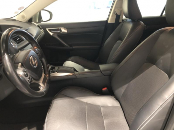 Photo 9 du bon plan LEXUS CT 200h Luxe MY19 Euro6d-T occasion à 17990 €