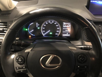 Photo 15 du bon plan LEXUS CT 200h Luxe MY19 Euro6d-T occasion à 17990 €