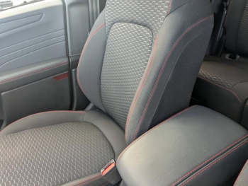 Photo 16 du bon plan FORD Kuga 2.5 Duratec 180ch Hybrid FlexiFuel ST-Line Powershift occasion à 31990 €