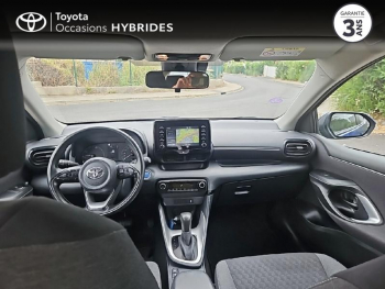 Photo 8 du bon plan TOYOTA Yaris 116h Dynamic Business 5p + Programme Beyond Zero Academy MY22 occasion à 19480 €