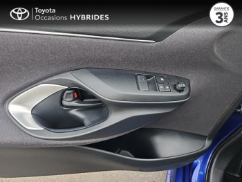 Photo 23 du bon plan TOYOTA Yaris 116h Dynamic Business 5p + Programme Beyond Zero Academy MY22 occasion à 19480 €