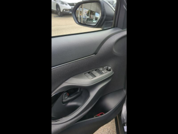 Photo 30 du bon plan TOYOTA Yaris Cross 130h Design MC24 occasion à 28150 €