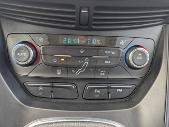Photo 14 du bon plan FORD Grand C-MAX 1.0 EcoBoost 125ch Stop&Start Titanium occasion à 10990 €