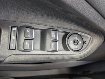 Photo 22 du bon plan FORD Grand C-MAX 1.0 EcoBoost 125ch Stop&Start Titanium occasion à 10990 €