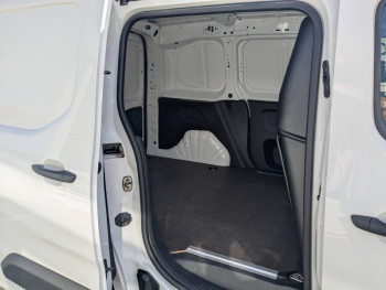 Photo 8 du bon plan OPEL Combo Cargo VUL L1H1 AugmentÃ© 1.5 130ch S&S Pack Clim soit 14032 HT occasion à 16839 €