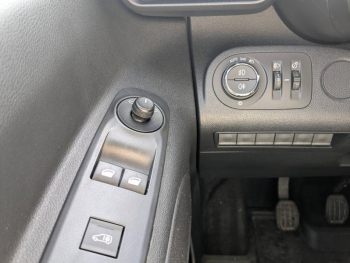 Photo 12 du bon plan OPEL Combo Cargo VUL L1H1 AugmentÃ© 1.5 130ch S&S Pack Clim soit 14032 HT occasion à 16839 €