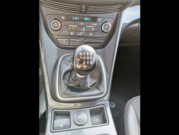 Photo 9 du bon plan FORD Kuga 1.5 Flexifuel-E85 150ch Stop&Start Titanium 170g 4x2 Euro6.2 occasion à 13900 €