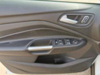 Photo 12 du bon plan FORD Kuga 1.5 Flexifuel-E85 150ch Stop&Start Titanium 170g 4x2 Euro6.2 occasion à 13900 €