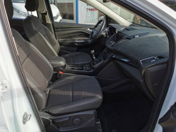 Photo 15 du bon plan FORD Kuga 1.5 Flexifuel-E85 150ch Stop&Start Titanium 170g 4x2 Euro6.2 occasion à 13900 €