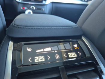 Photo 19 du bon plan VOLVO XC90 T8 AWD 310 + 145ch Ultra Style Dark Geartronic occasion à 104900 €