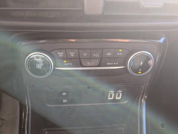 Photo 15 du bon plan FORD EcoSport 1.0 EcoBoost 125ch Titanium 6cv occasion à 12490 €