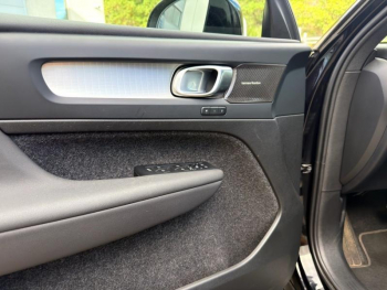 Photo 14 du bon plan VOLVO XC40 B3 163ch Plus DCT 7 occasion à 36900 €