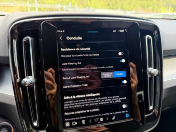 Photo 23 du bon plan VOLVO XC40 B3 163ch Plus DCT 7 occasion à 36900 €