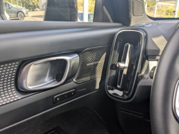 Photo 22 du bon plan VOLVO XC40 B3 163ch Ultimate DCT 7 occasion à 35900 €