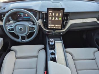 Photo 4 du bon plan VOLVO XC60 T6 Hybride Rechargeable 350ch Plus Style Dark Geartronic 8 AWD occasion à 68990 €