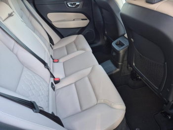 Photo 21 du bon plan VOLVO XC60 T6 Hybride Rechargeable 350ch Plus Style Dark Geartronic 8 AWD occasion à 68990 €