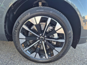 Photo 26 du bon plan VOLVO XC60 T6 Hybride Rechargeable 350ch Plus Style Dark Geartronic 8 AWD occasion à 68990 €