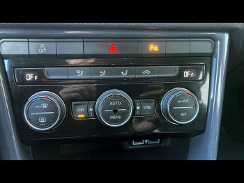 Photo 19 du bon plan VOLKSWAGEN T-Roc 1.5 TSI EVO 150ch Carat Euro6d-T occasion à 21190 €