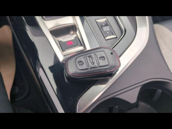 Photo 33 du bon plan PEUGEOT 3008 HYBRID 225ch GT Line e-EAT8 10cv occasion à 25990 €