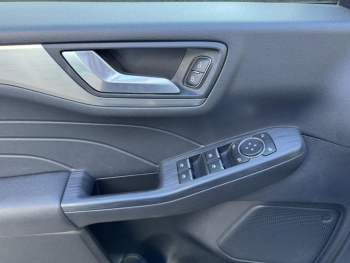 Photo 8 du bon plan FORD Kuga 2.5 Duratec 190ch FHEV E85 Titanium BVA occasion à 28490 €