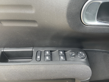 Photo 14 du bon plan CITROEN C3 Aircross PureTech 110ch S&S Shine E6.d occasion à 9590 €