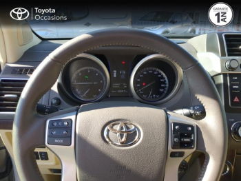 Photo 13 du bon plan TOYOTA Land Cruiser 177 D-4D FAP Lounge 5p occasion à 59990 €