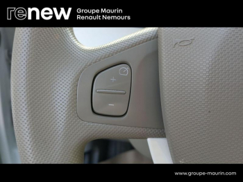 Photo 48 du bon plan RENAULT Zoe Life charge normale R90 MY19 occasion à 6490 €