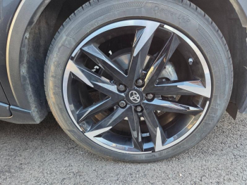 Photo 6 du bon plan TOYOTA C-HR 122h GR-Sport 2WD E-CVT MY22 occasion à 24990 €