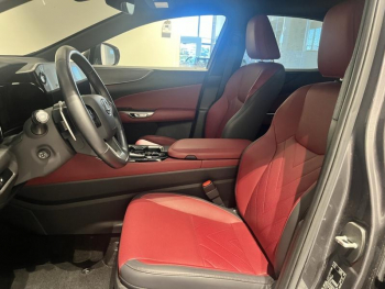 Photo 9 du bon plan LEXUS NX 450h+ Executive 4WD occasion à 54770 €
