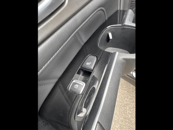 Photo 19 du bon plan KIA Sorento 1.6 T-GDi 265ch PHEV Premium BVA6 4x4 7 places occasion à 32790 €