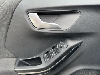 ddf-core-media-emcYO273737_8.jpg Photo 8 du bon plan FORD Puma 1.0 EcoBoost 125ch S&S mHEV Titanium Powershift occasion à 21290 €