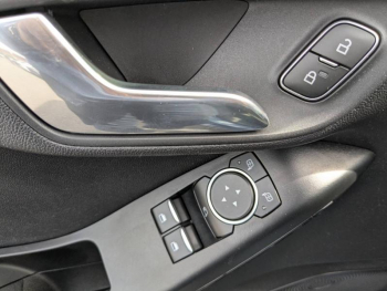 Photo 12 du bon plan FORD Fiesta 1.1 85ch Business 5p Euro6.2 occasion à 12820 €