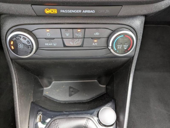 Photo 18 du bon plan FORD Fiesta 1.1 85ch Business 5p Euro6.2 occasion à 12820 €